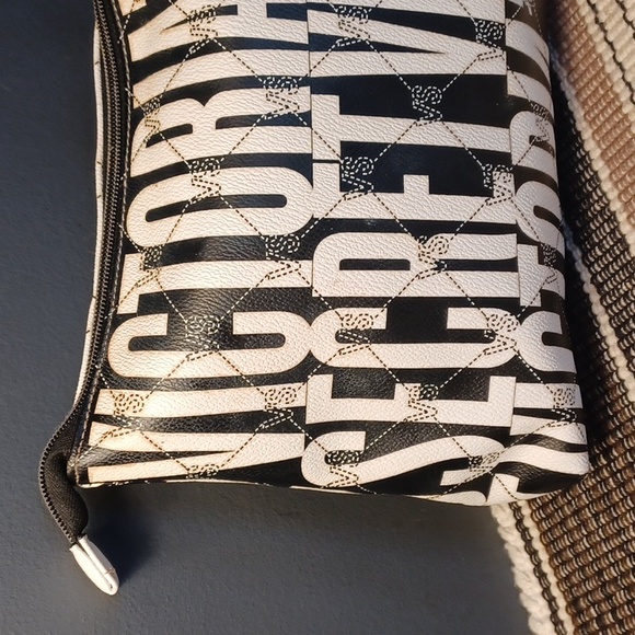 Victoria's Secret  makeup bag - Picture 2 of 16